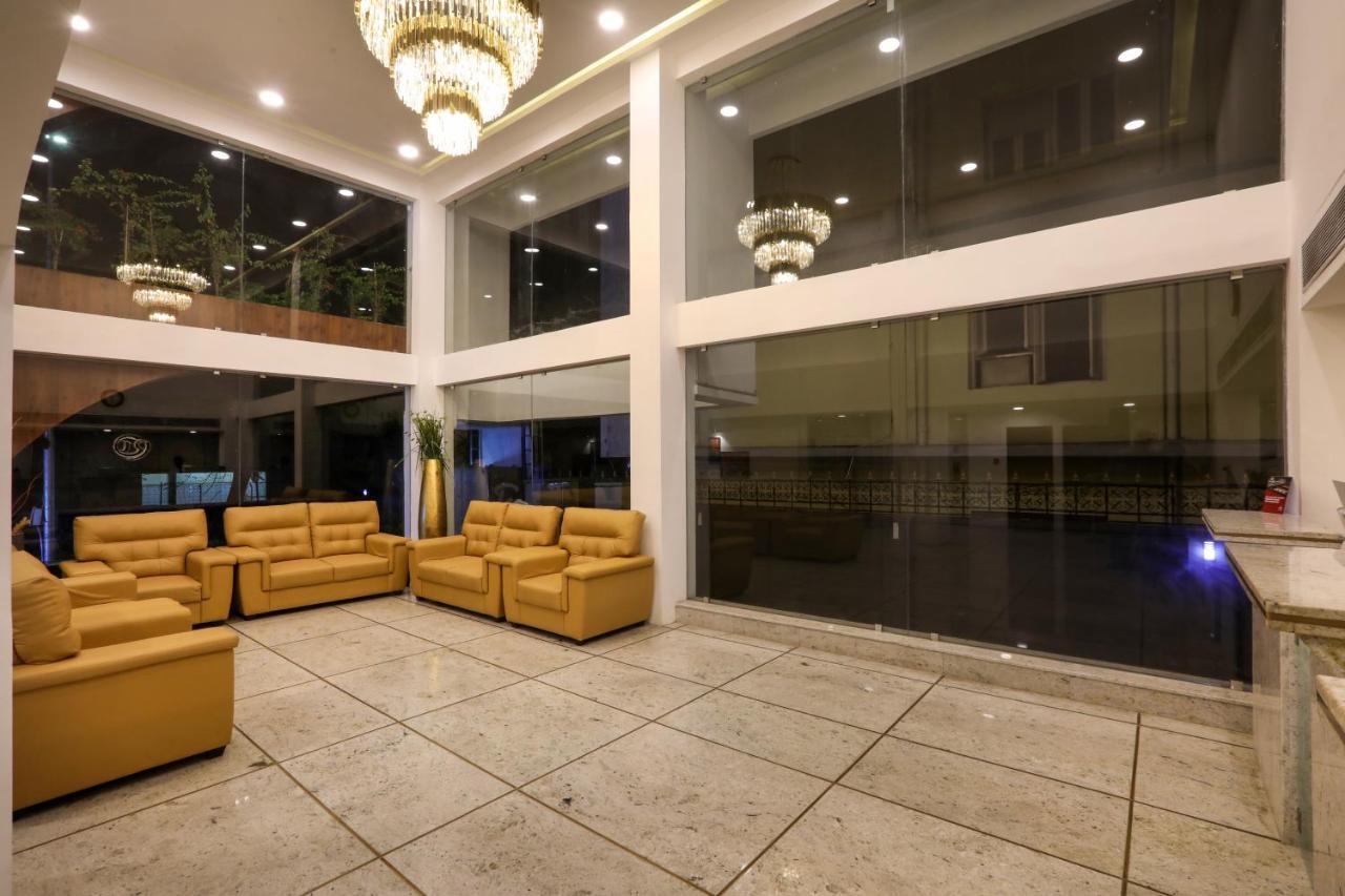 Mango Hill Central شيناي المظهر الخارجي الصورة