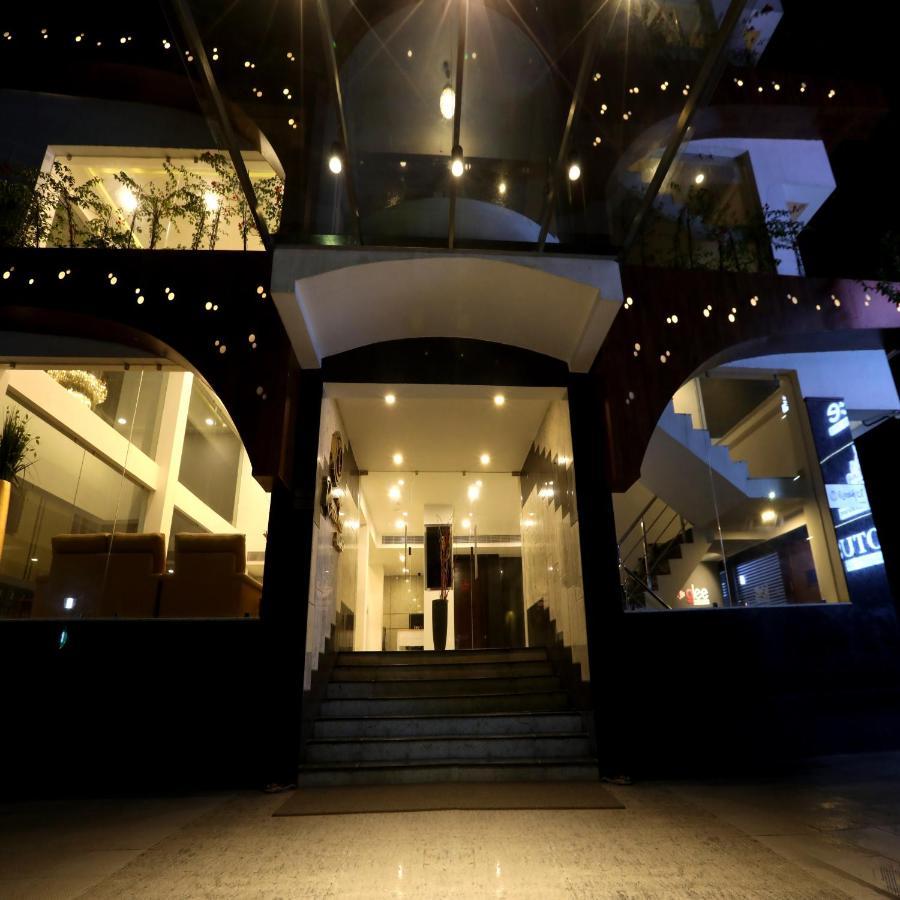 Mango Hill Central شيناي المظهر الخارجي الصورة